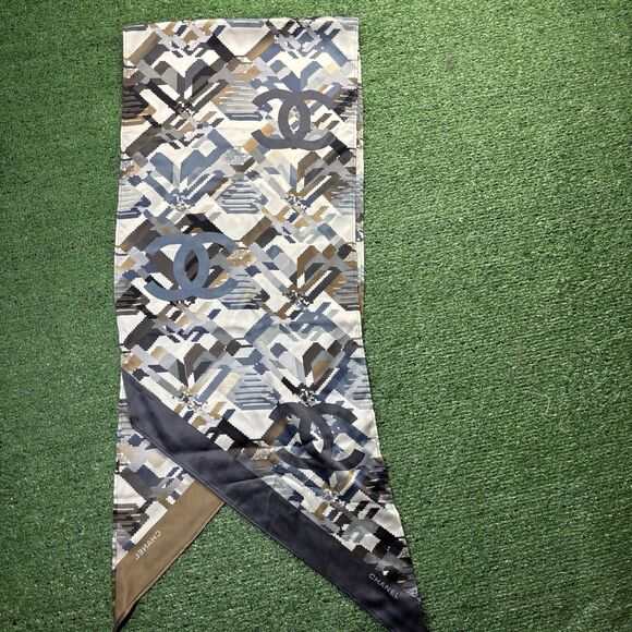 Authentic CHANEL Silk Logo Scarf CC Blue Triangle Square Abstract - Picture 6 of 7